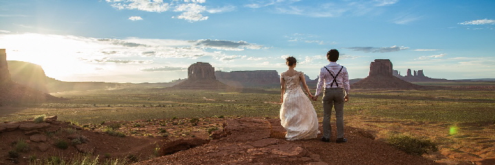 Monument Valley couple